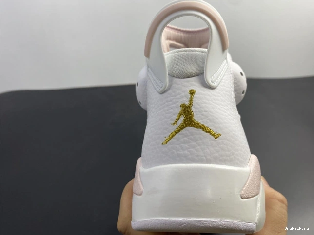 One Kick (W) Air DH9696-100 Hoops 6 Retro Gold Jordan 0715